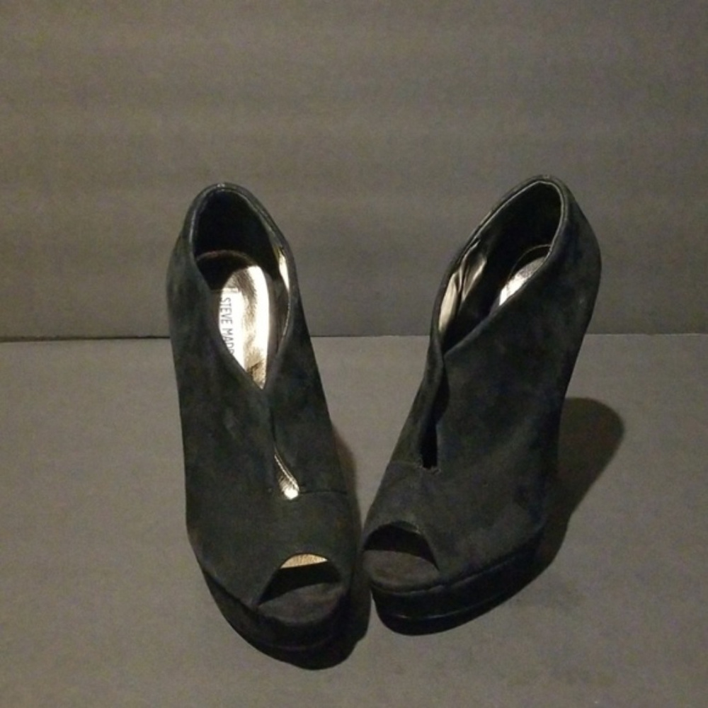 Steve Madden "Staylon" 5 1/2 inch Heeled Boot 8M